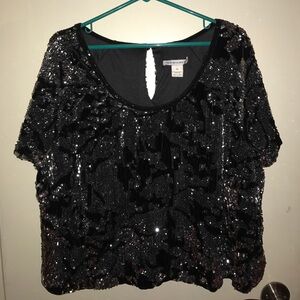 Beautiful sequined black/silver top.